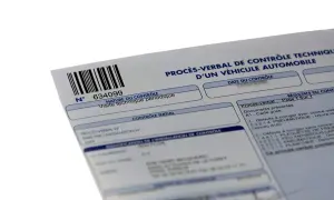 Procès-verbal de contrôle technique d'un véhicule automobile, avec la mention "Visite technique périodique". Ce document est essentiel pour la vignette contrôle technique.