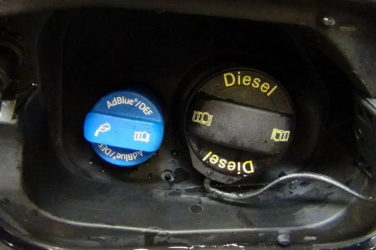 Bouchons AdBlue et Diesel. Une solution pour réinitialiser AdBlue sans valise.